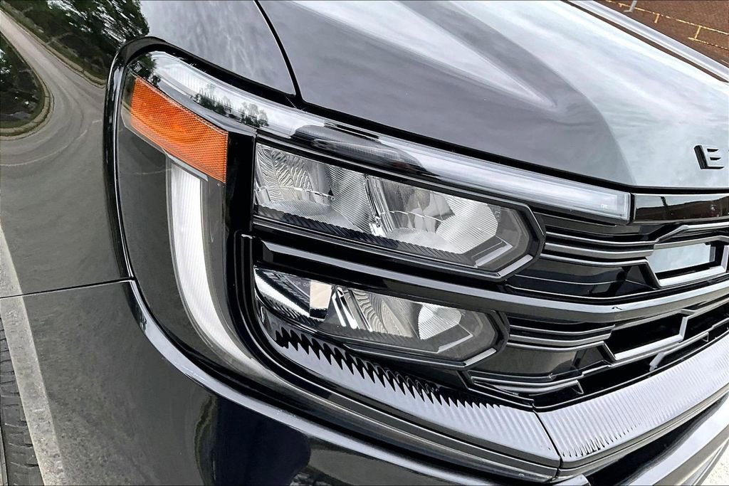 Certified 2025 Ford Expedition Platinum w/ Stealth Appearance Package AWD/4WD image 29