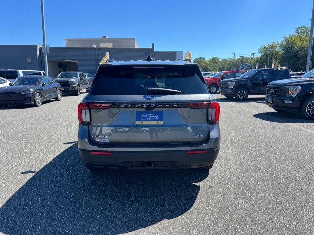 Certified 2025 Ford Explorer Active AWD/4WD image 2