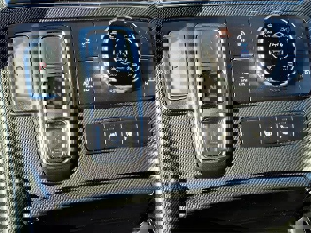 Used 2023 Hyundai Santa Fe SEL image 17