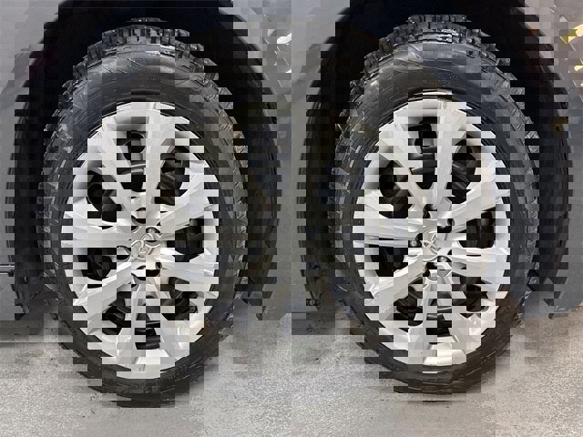 Used 2023 Toyota Corolla LE image 2