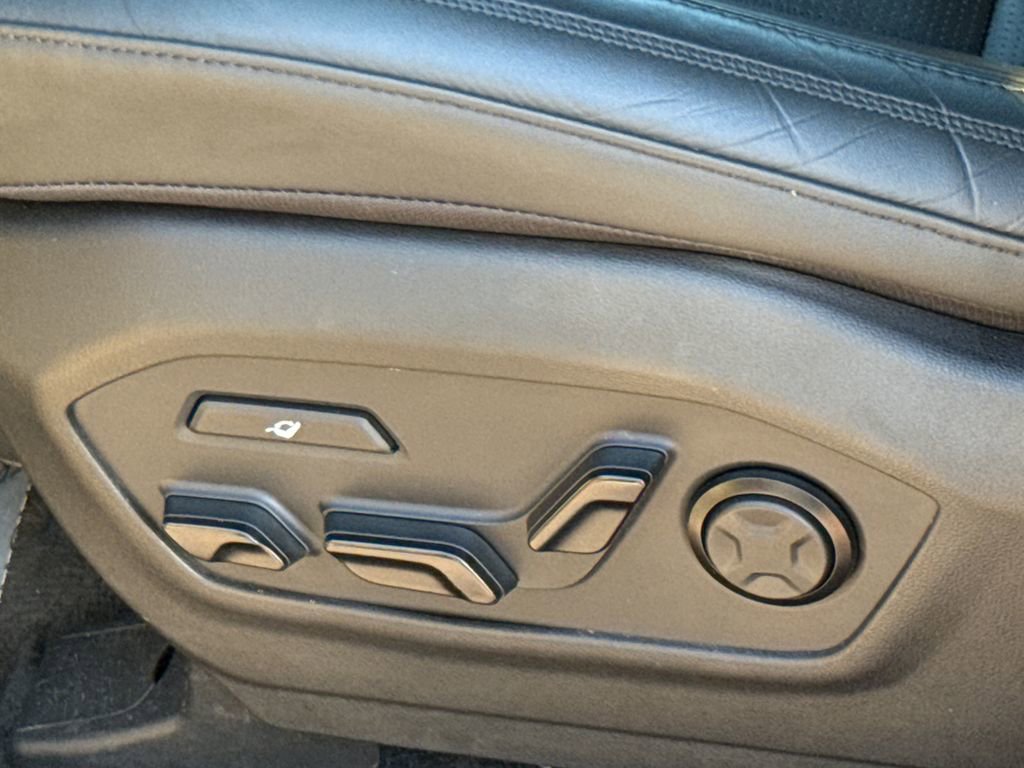 Used 2025 Hyundai Santa Fe Calligraphy image 26