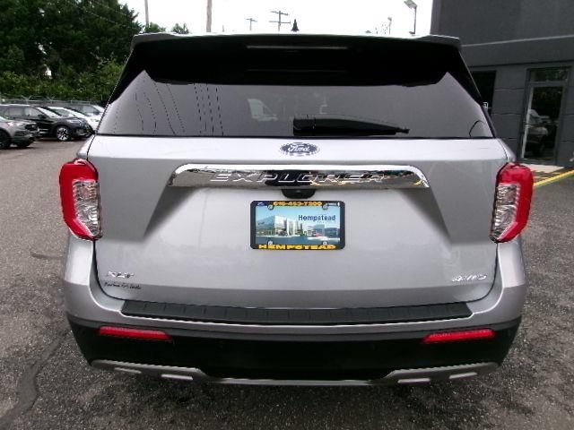 Certified 2023 Ford Explorer XLT w/ Equipment Group 202A AWD/4WD image 7