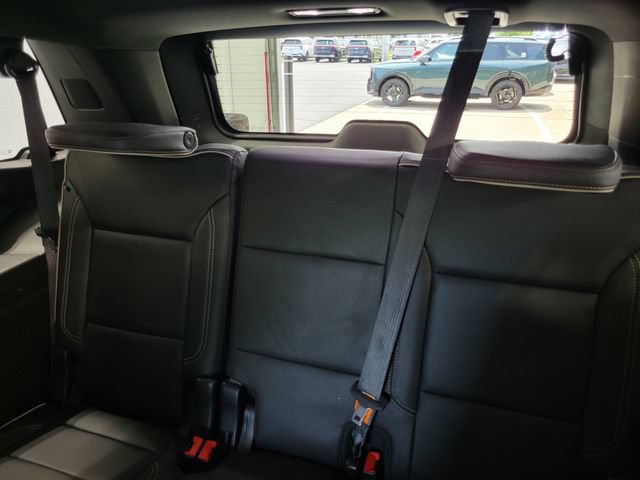 Used 2022 GMC Yukon SLT w/ SLT Luxury Package AWD/4WD image 23