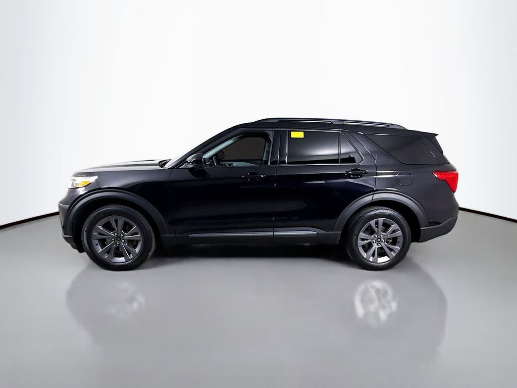 Certified 2023 Ford Explorer XLT w/ Equipment Group 202A image 9