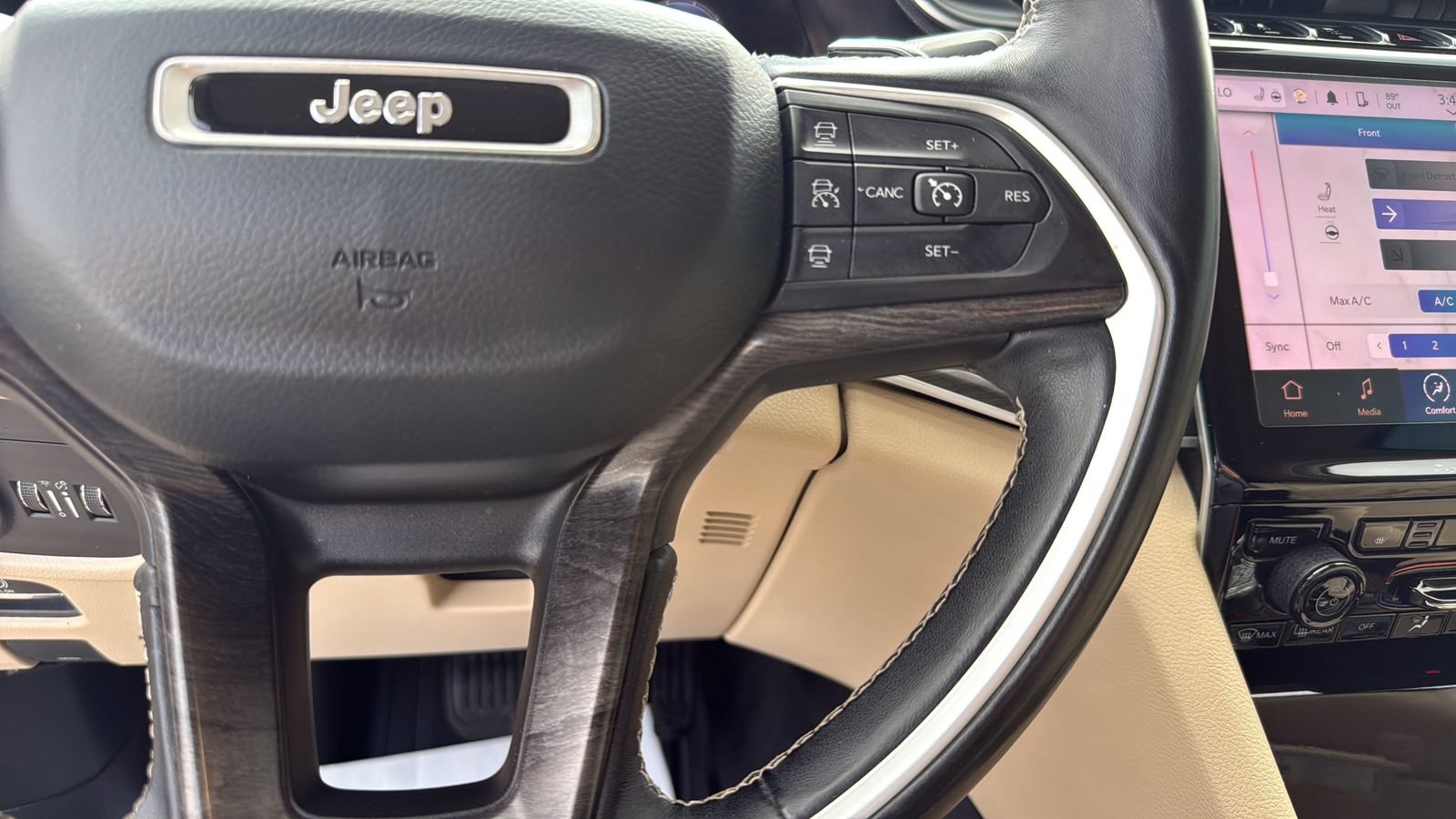 Used 2021 Jeep Grand Cherokee L Limited AWD/4WD image 12