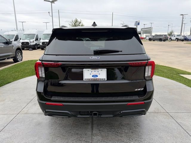 Certified 2025 Ford Explorer ST-Line image 5