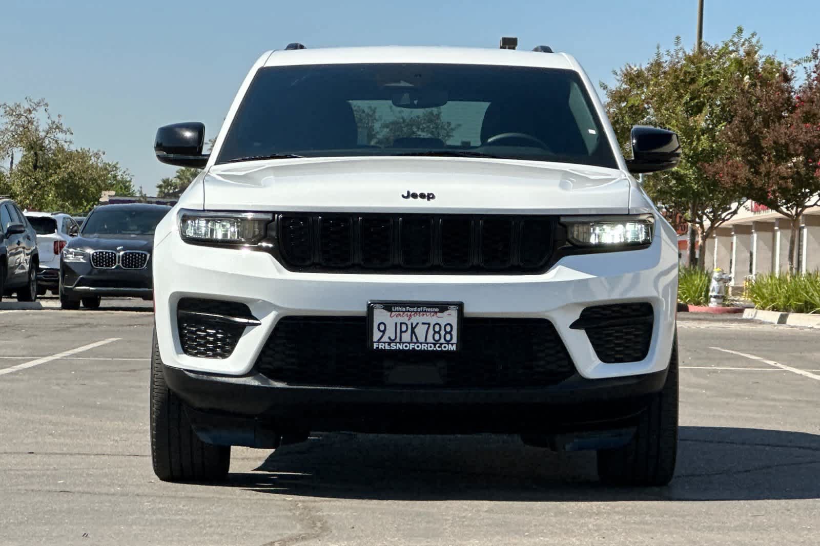 Used 2023 Jeep Grand Cherokee Altitude AWD/4WD image 11