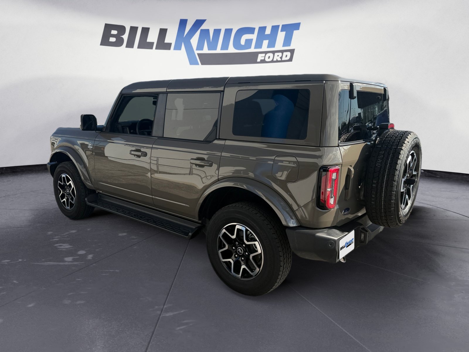 Certified 2025 Ford Bronco Outer Banks AWD/4WD image 3