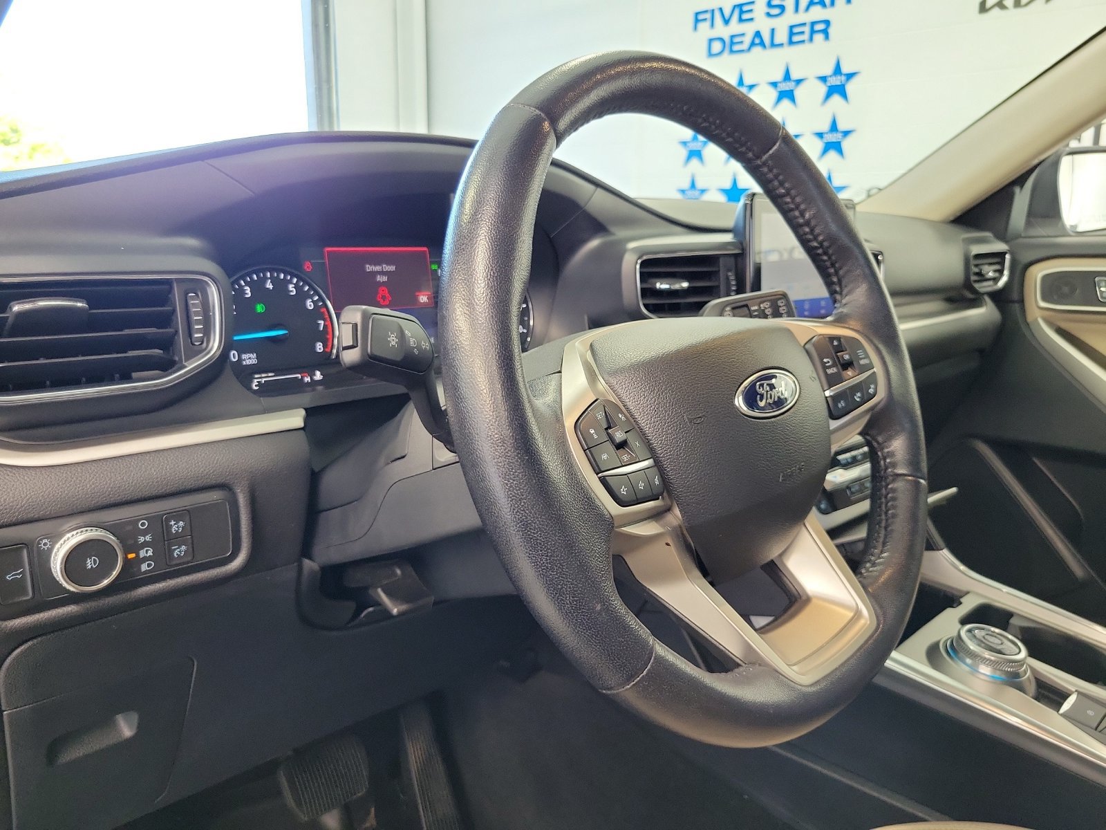 Certified 2022 Ford Explorer XLT w/ Equipment Group 202A AWD/4WD image 10