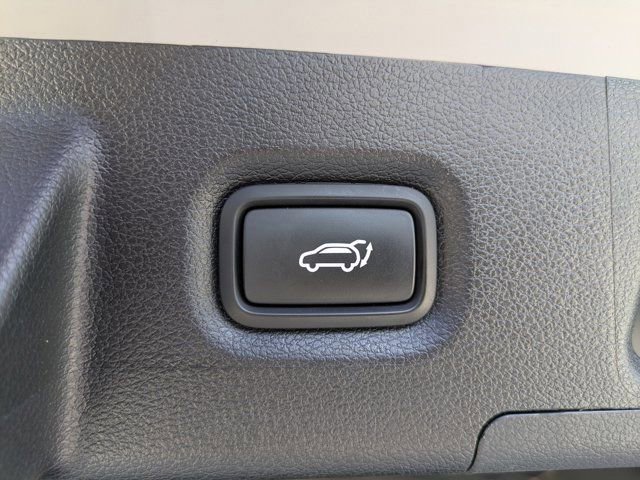 Used 2023 Hyundai Santa Fe SEL w/ Premium Package image 19