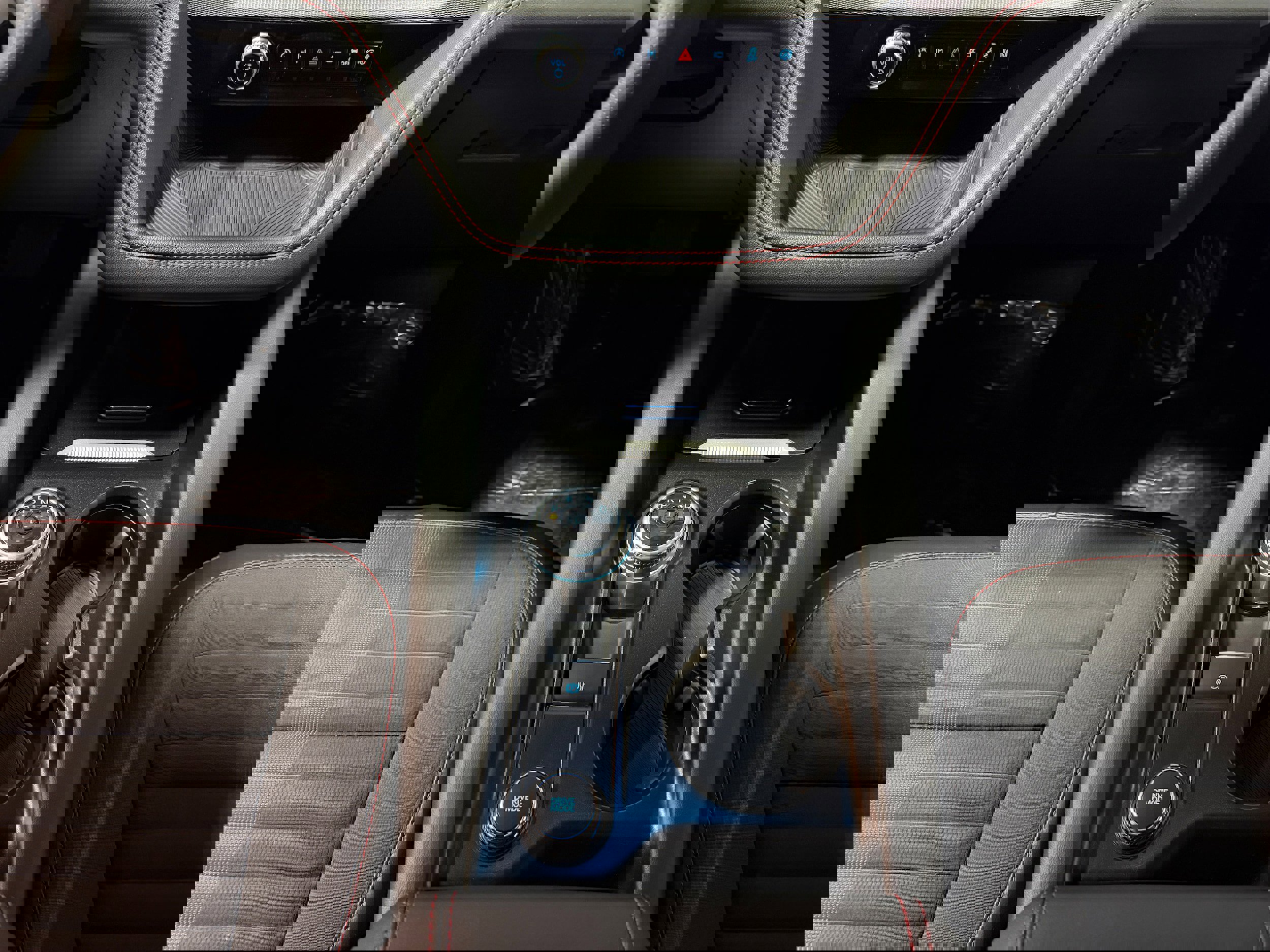 Certified 2025 Ford Explorer ST-Line image 27