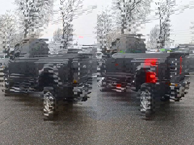 Certified 2023 Ford F350 Lariat image 5