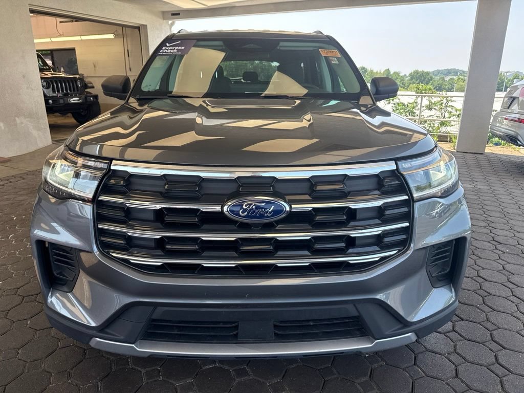 Certified 2025 Ford Explorer Active AWD/4WD video 2