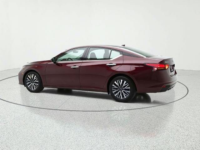 Used 2025 Nissan Altima 2.5 SV FWD image 5