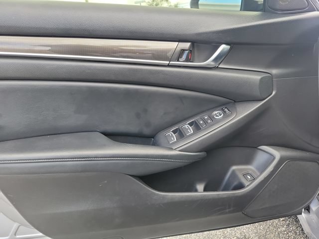Used 2018 Honda Accord Sport image 18