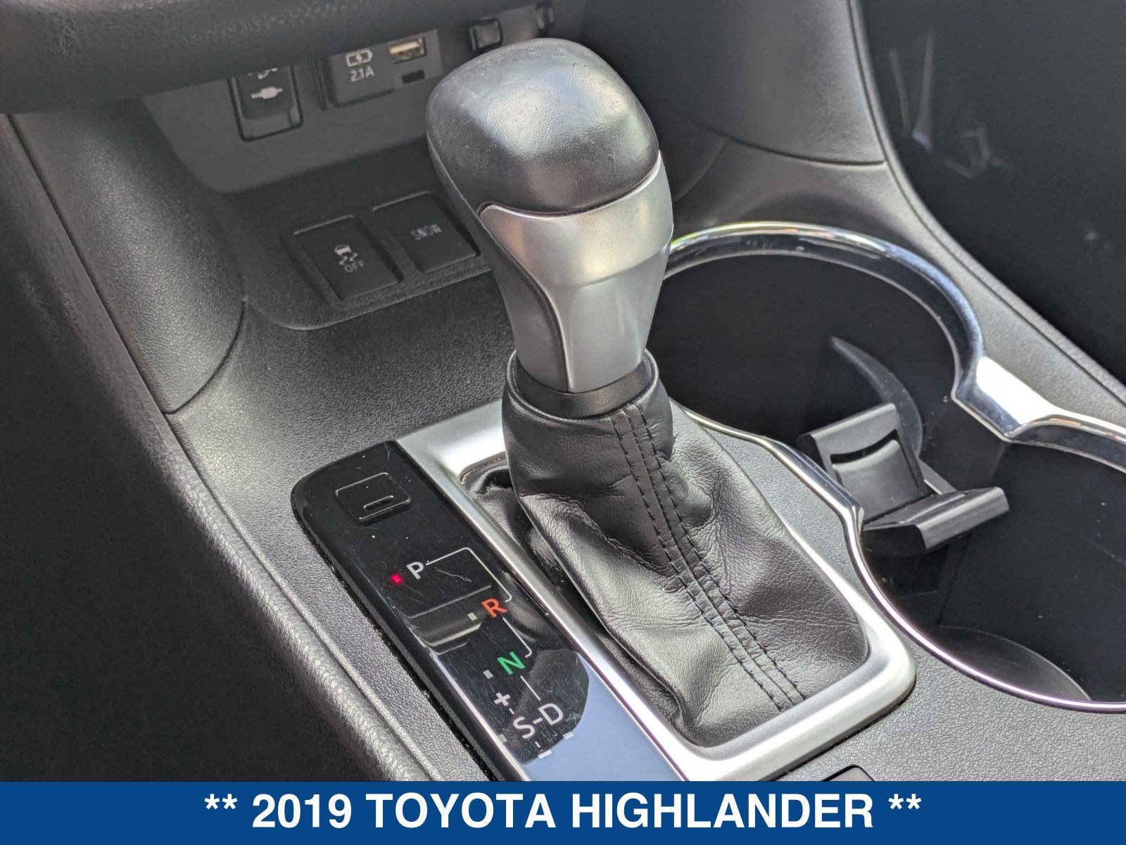 Used 2019 Toyota Highlander XLE FWD image 35
