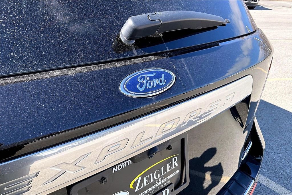 Certified 2021 Ford Explorer Platinum w/ Equipment Group 601A image 32