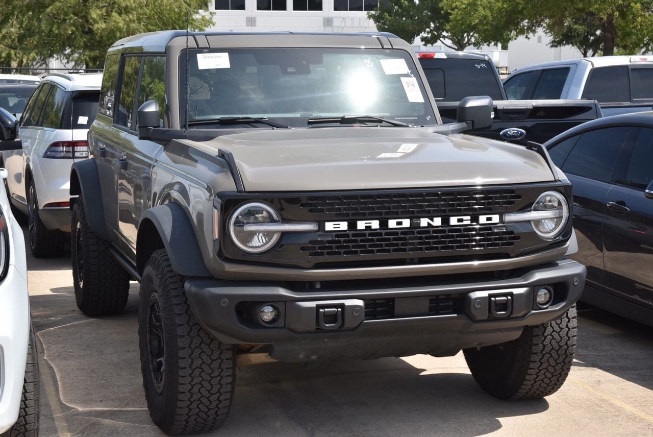Certified 2025 Ford Bronco Badlands AWD/4WD image 4