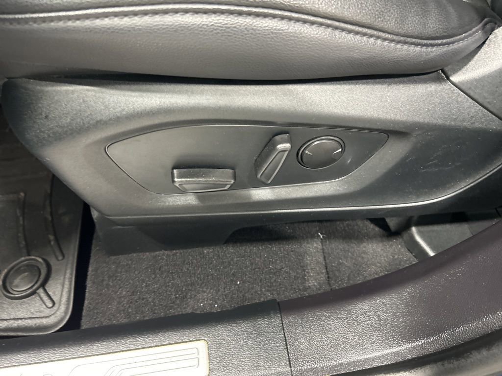 Certified 2023 Ford Explorer ST-Line w/ Class IV Trailer Tow Package image 13