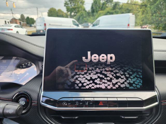 Used 2022 Jeep Compass Trailhawk w/ Trailhawk Convenience Group image 13