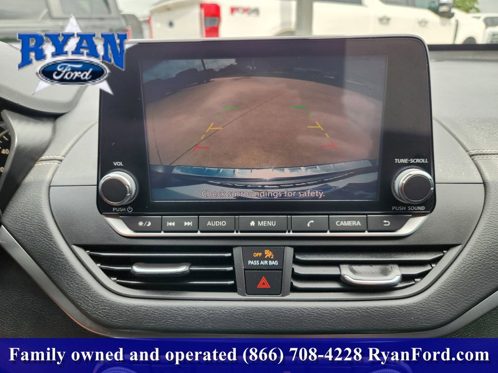 Used 2022 Nissan Altima 2.5 SV w/ SV Premium Package FWD image 13
