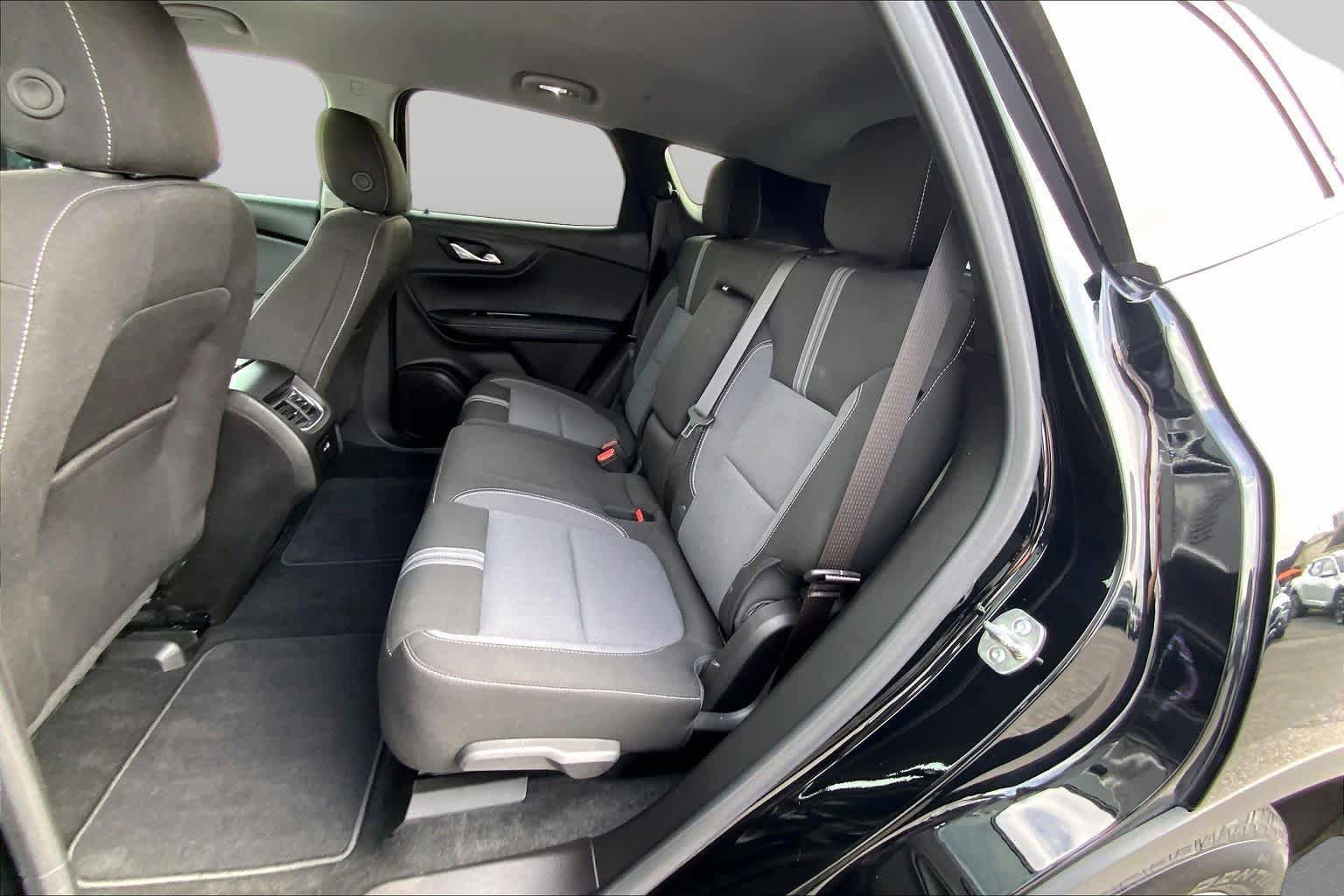 Used 2024 Chevrolet Blazer LT FWD image 19