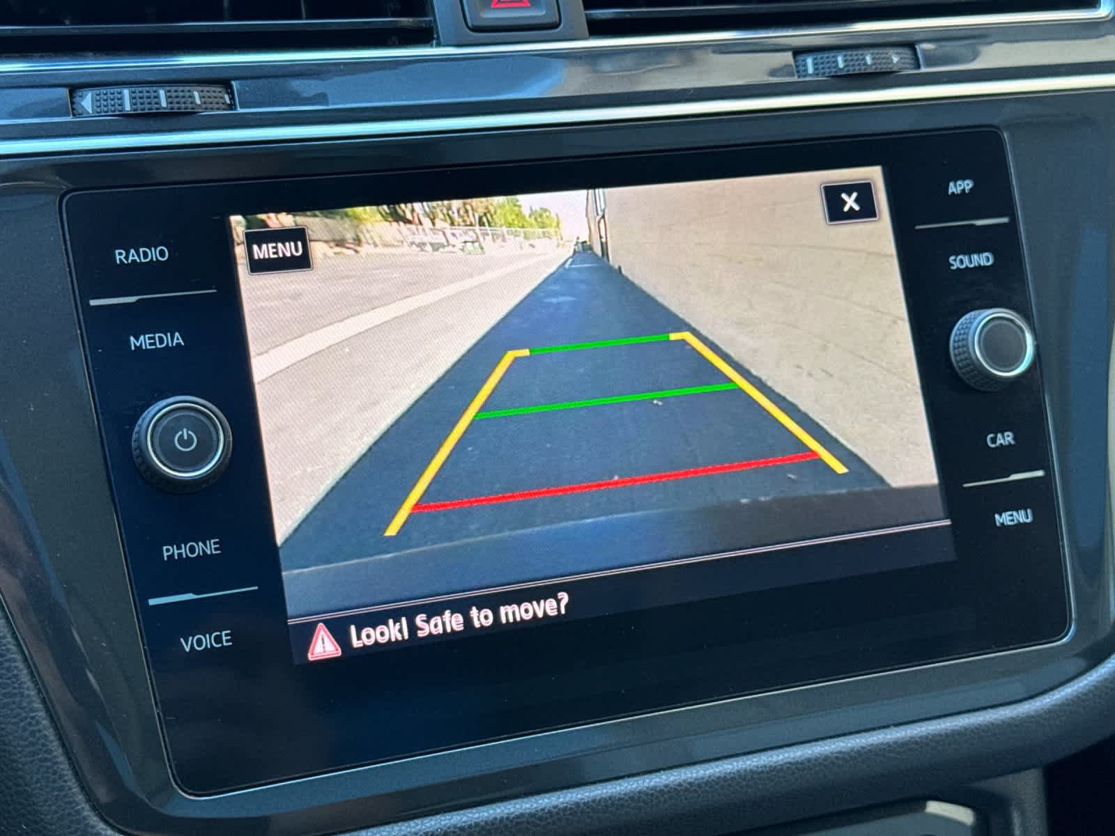Used 2019 Volkswagen Tiguan SE w/ Panoramic Sunroof Package FWD image 21