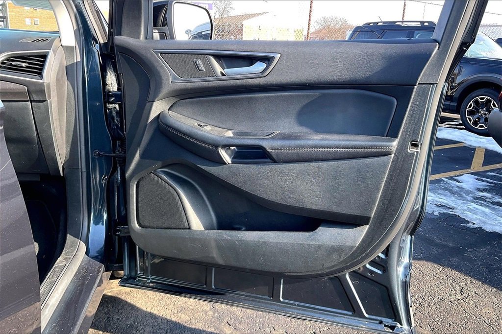 Certified 2022 Ford Edge SE w/ Black Appearance Package image 21