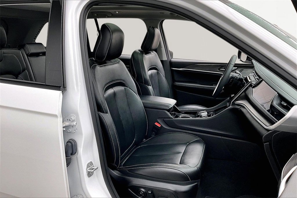 Used 2022 Jeep Grand Cherokee Limited 4xe image 9