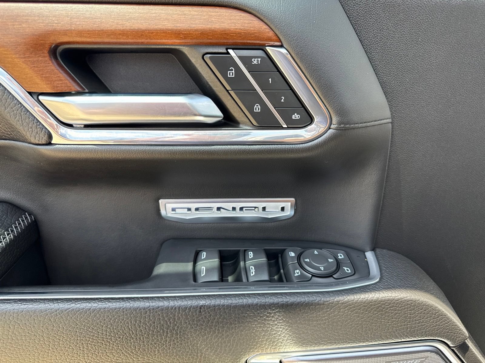 Used 2023 GMC Sierra 1500 Denali RWD image 46
