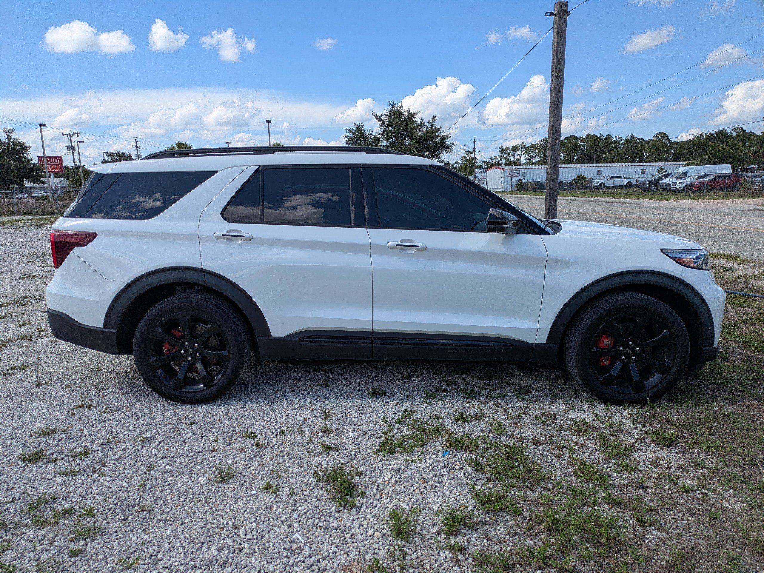 Certified 2022 Ford Explorer ST w/ Equipment Group 401A AWD/4WD image 3