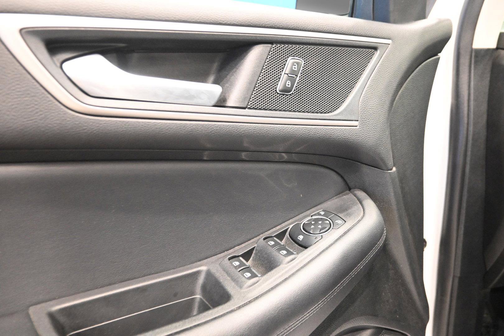 Certified 2023 Ford Edge SEL image 16