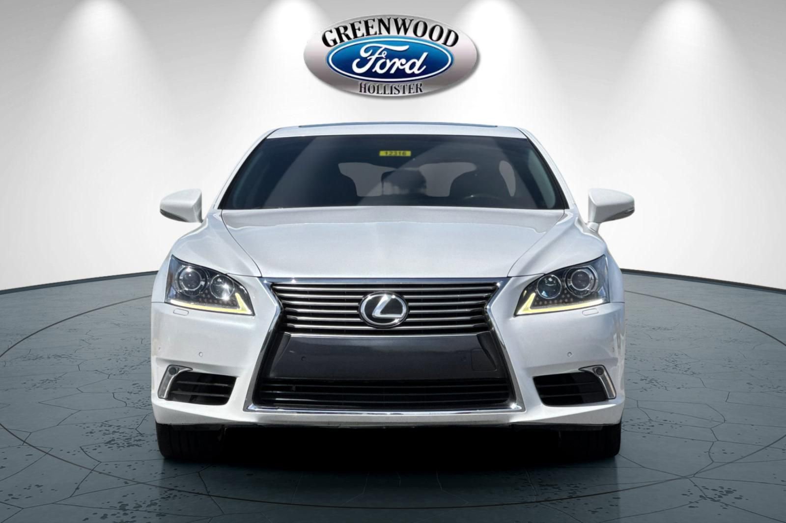 Used 2017 Lexus LS 460 w/ Comfort Package image 9