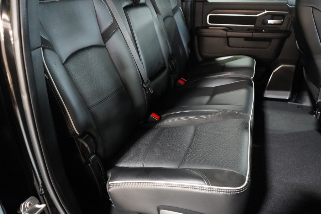 Used 2025 RAM 2500 Laramie AWD/4WD image 23
