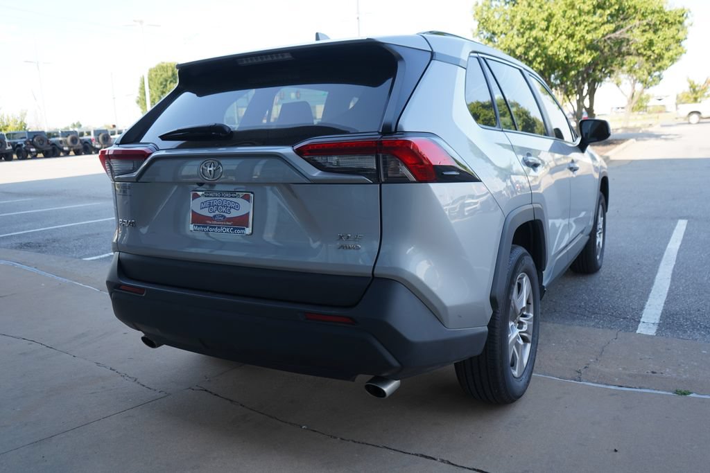 Used 2025 Toyota RAV4 XLE AWD/4WD image 10