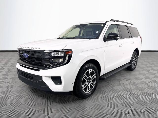 Certified 2025 Ford Expedition Active AWD/4WD image 3
