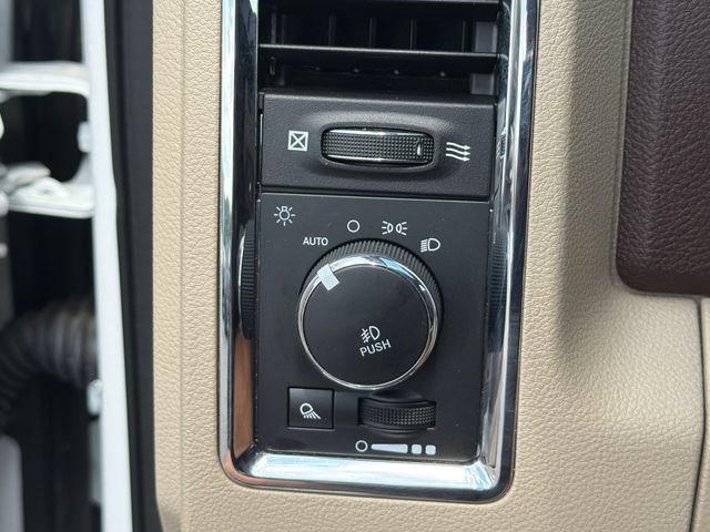 Used 2018 RAM 1500 Laramie w/ Convenience Group AWD/4WD image 33