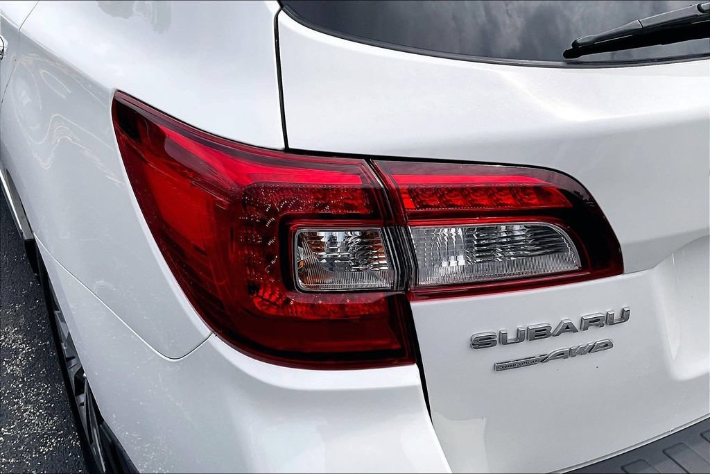 Used 2019 Subaru Outback 2.5i Touring AWD/4WD image 29