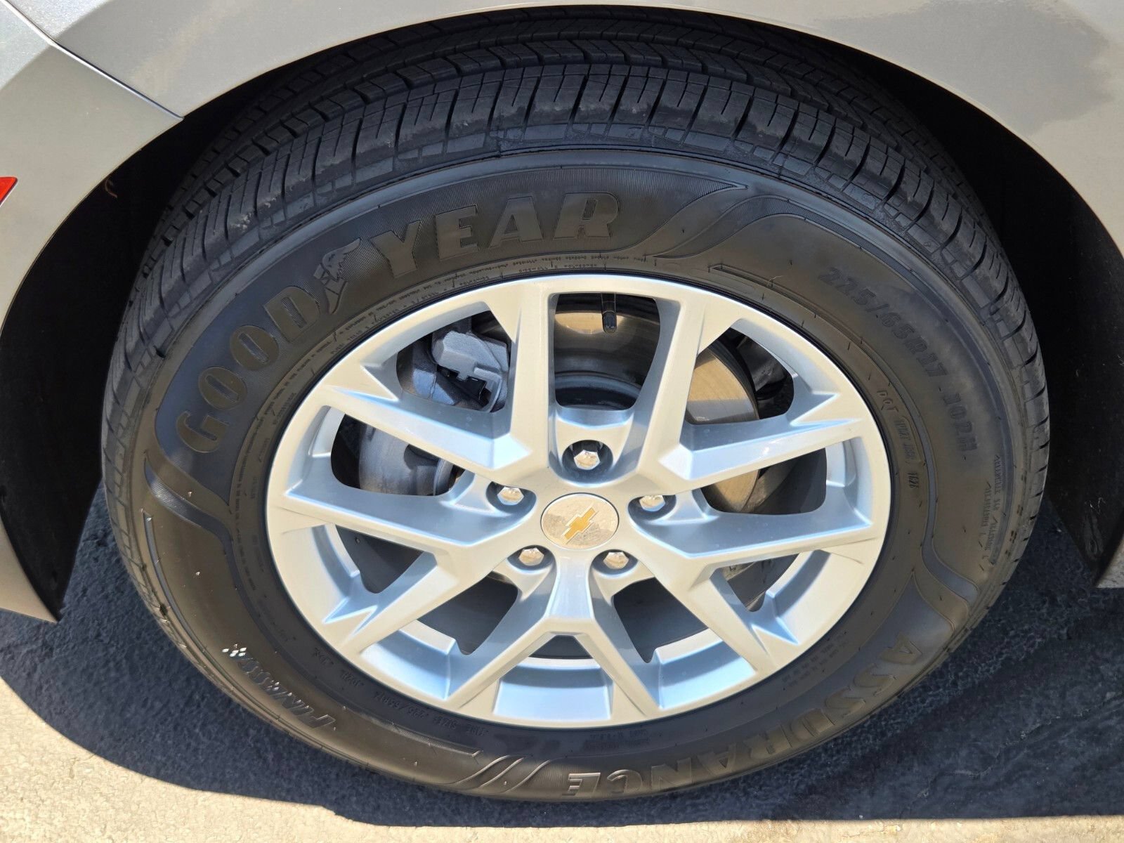 Used 2024 Chevrolet Equinox LT FWD image 9