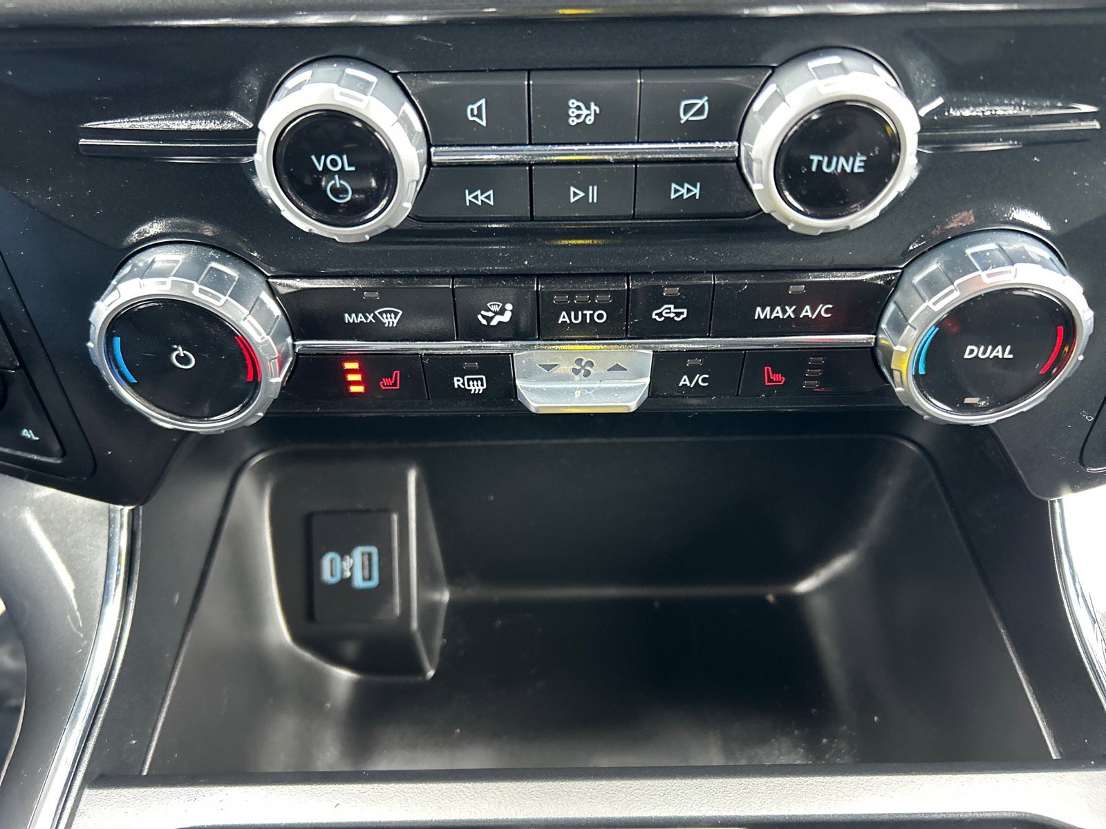 Certified 2023 Ford F150 XLT w/ Equipment Group 302A High image 29