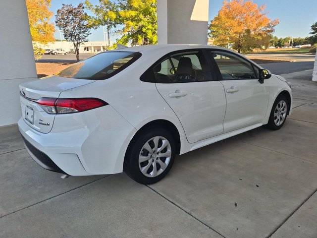 Used 2023 Toyota Corolla LE FWD image 4