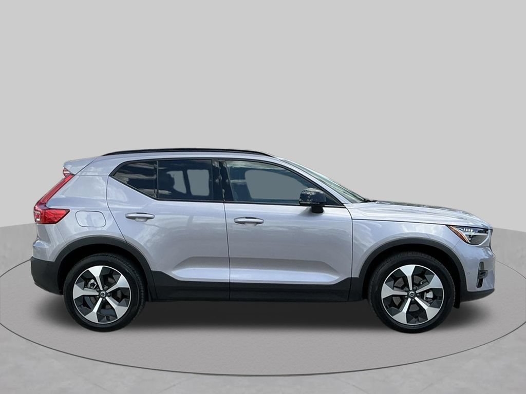 Used 2026 Volvo XC40 B5 Plus AWD/4WD image 16