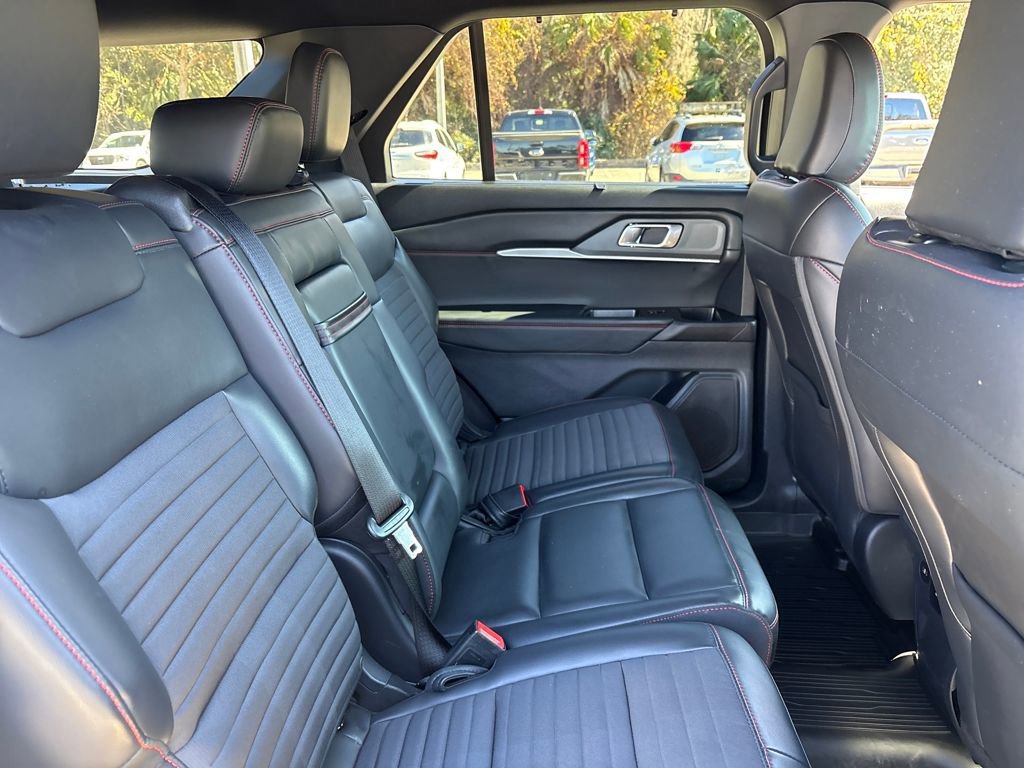 Certified 2025 Ford Explorer ST-Line w/ Premium Package image 29
