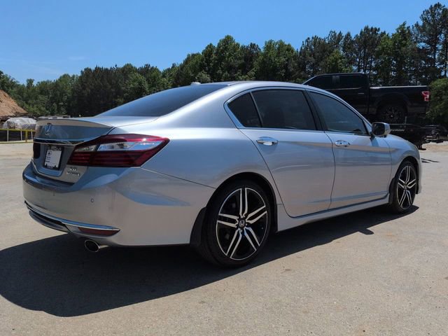 Used 2017 Honda Accord Touring image 4