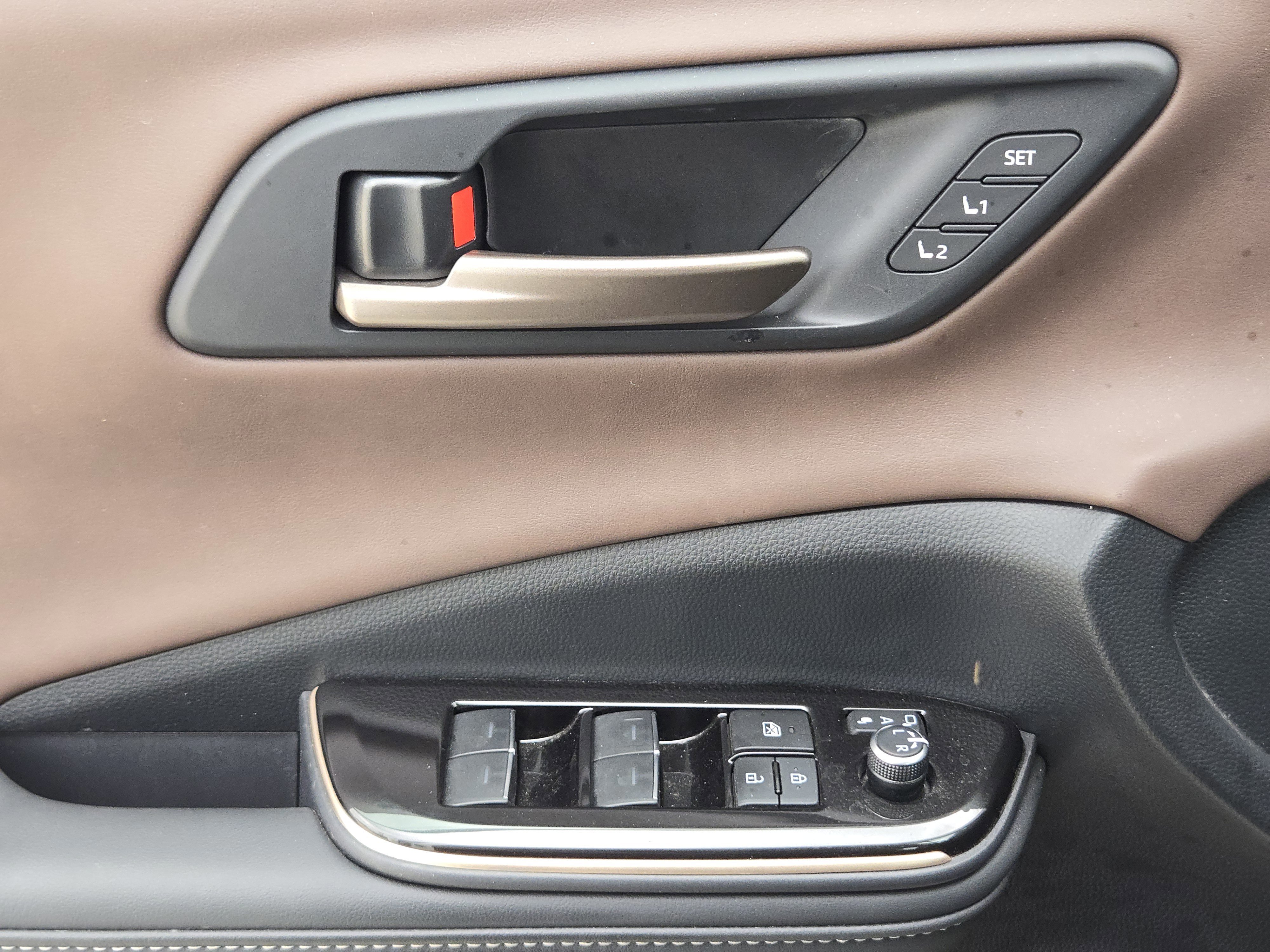 Used 2024 Toyota Crown AWD/4WD image 22