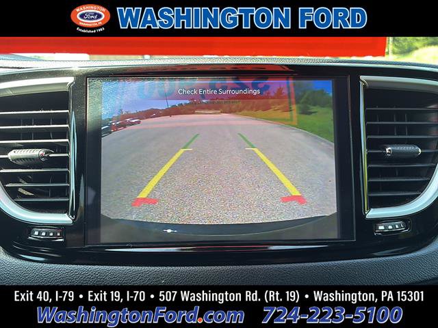 Used 2025 Chrysler Pacifica Select FWD image 22