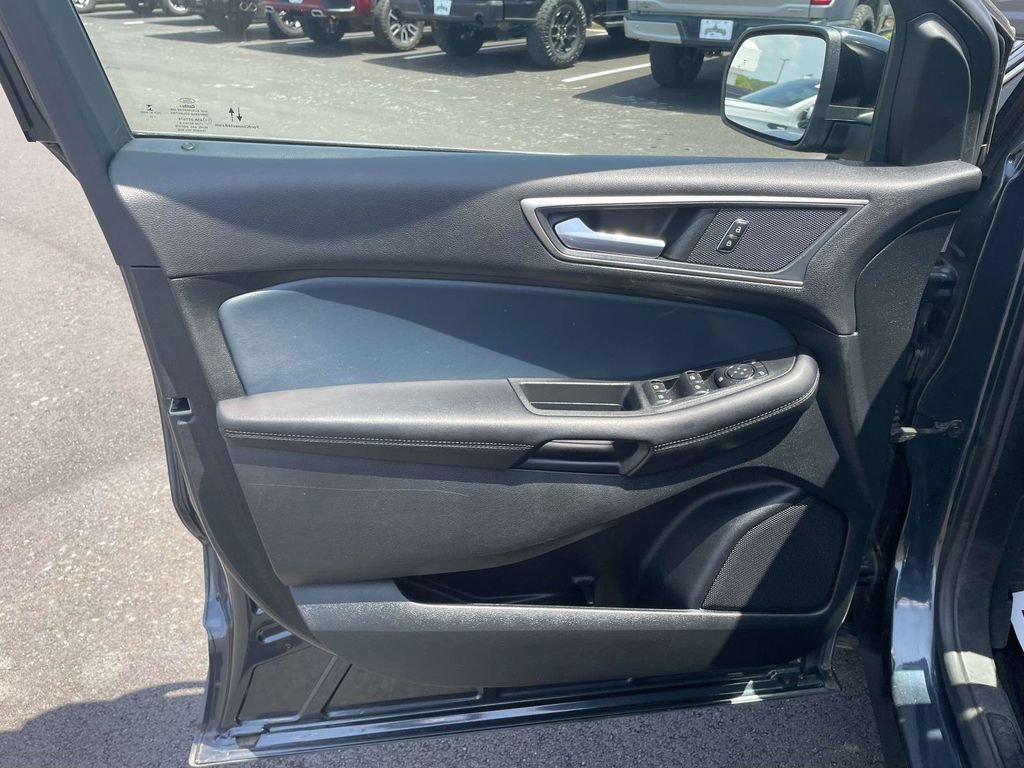 Certified 2022 Ford Edge SEL w/ Sport Appearance Package AWD/4WD image 15