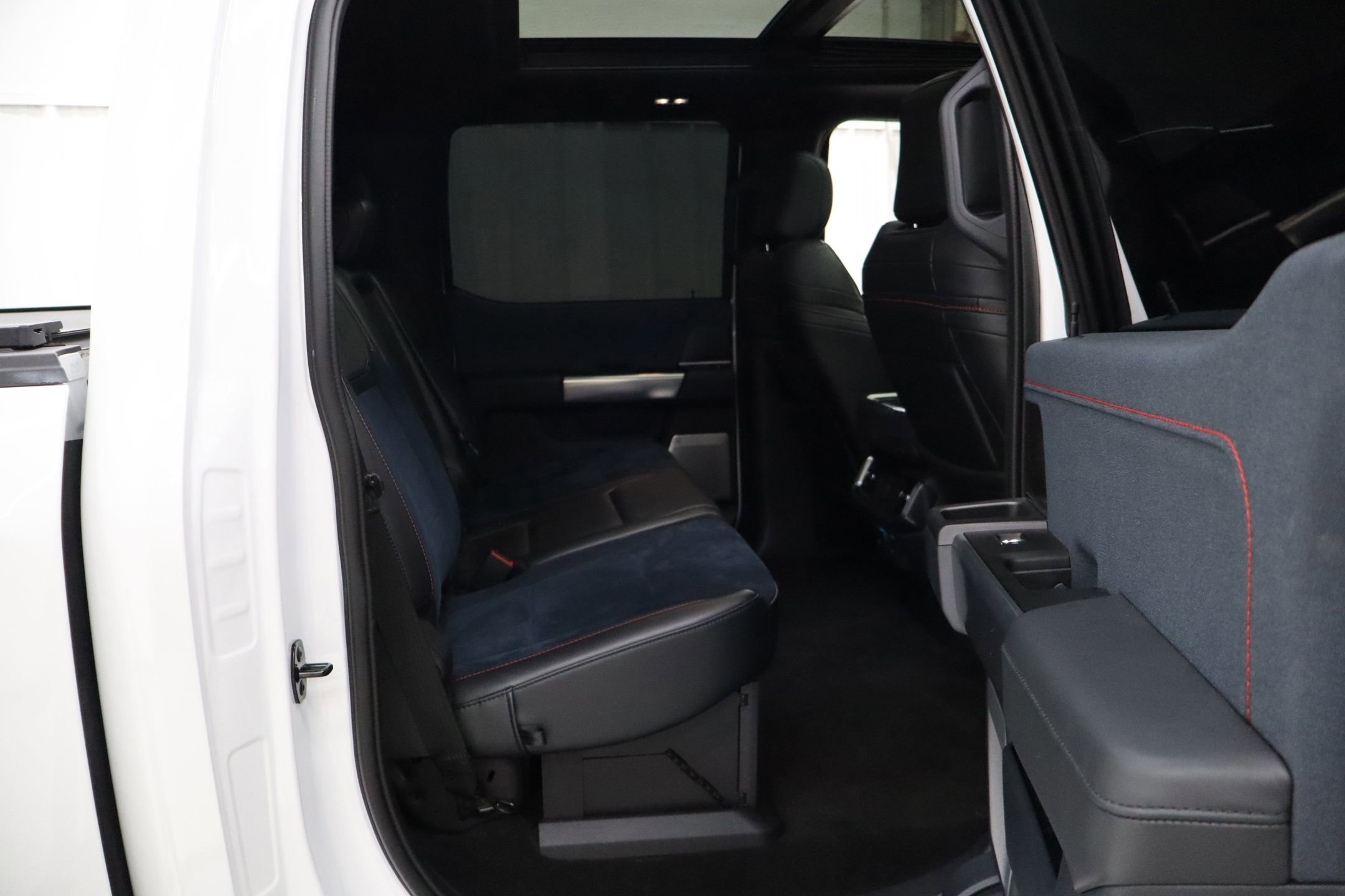 Certified 2022 Ford F150 Raptor w/ Equipment Group 801A High image 34