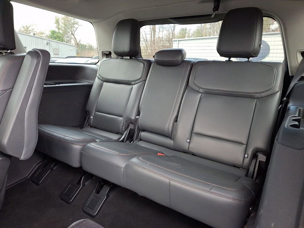 Certified 2025 Ford Expedition Active image 12