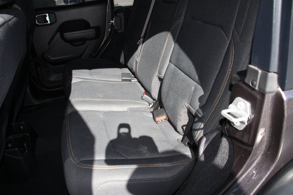 Used 2024 Jeep Wrangler Unlimited Sport AWD/4WD image 20
